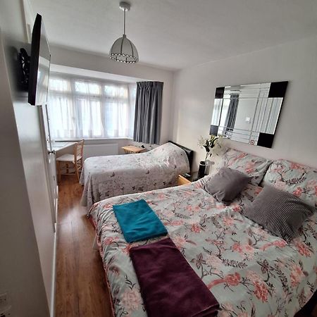 Harrow B & B Kültér fotó