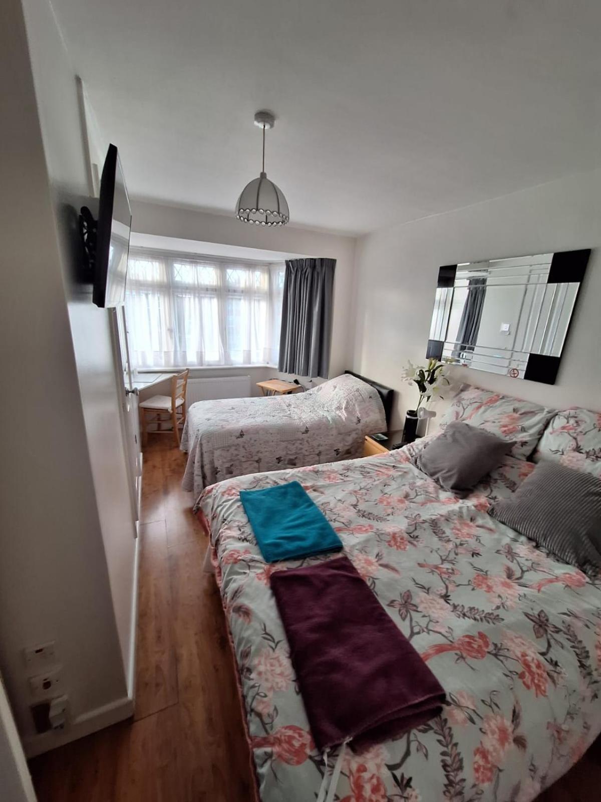 Harrow B & B Kültér fotó