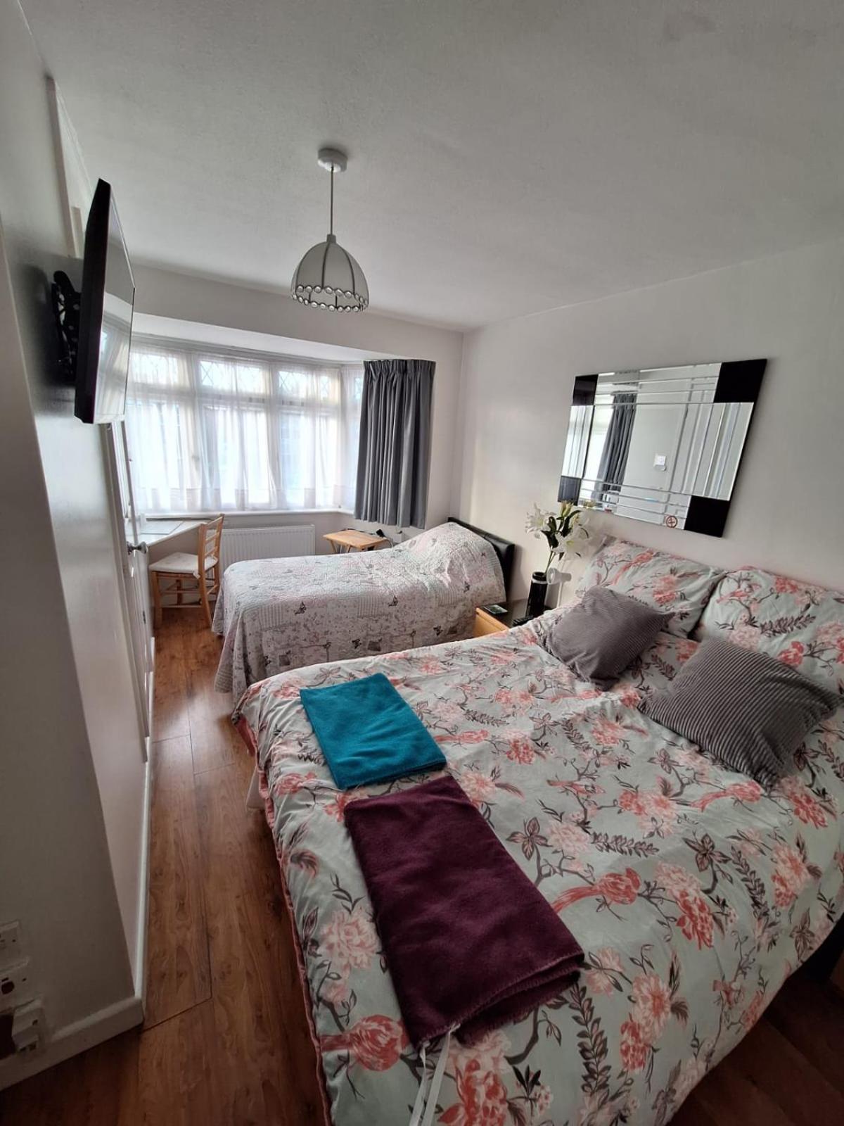 Harrow B & B Kültér fotó