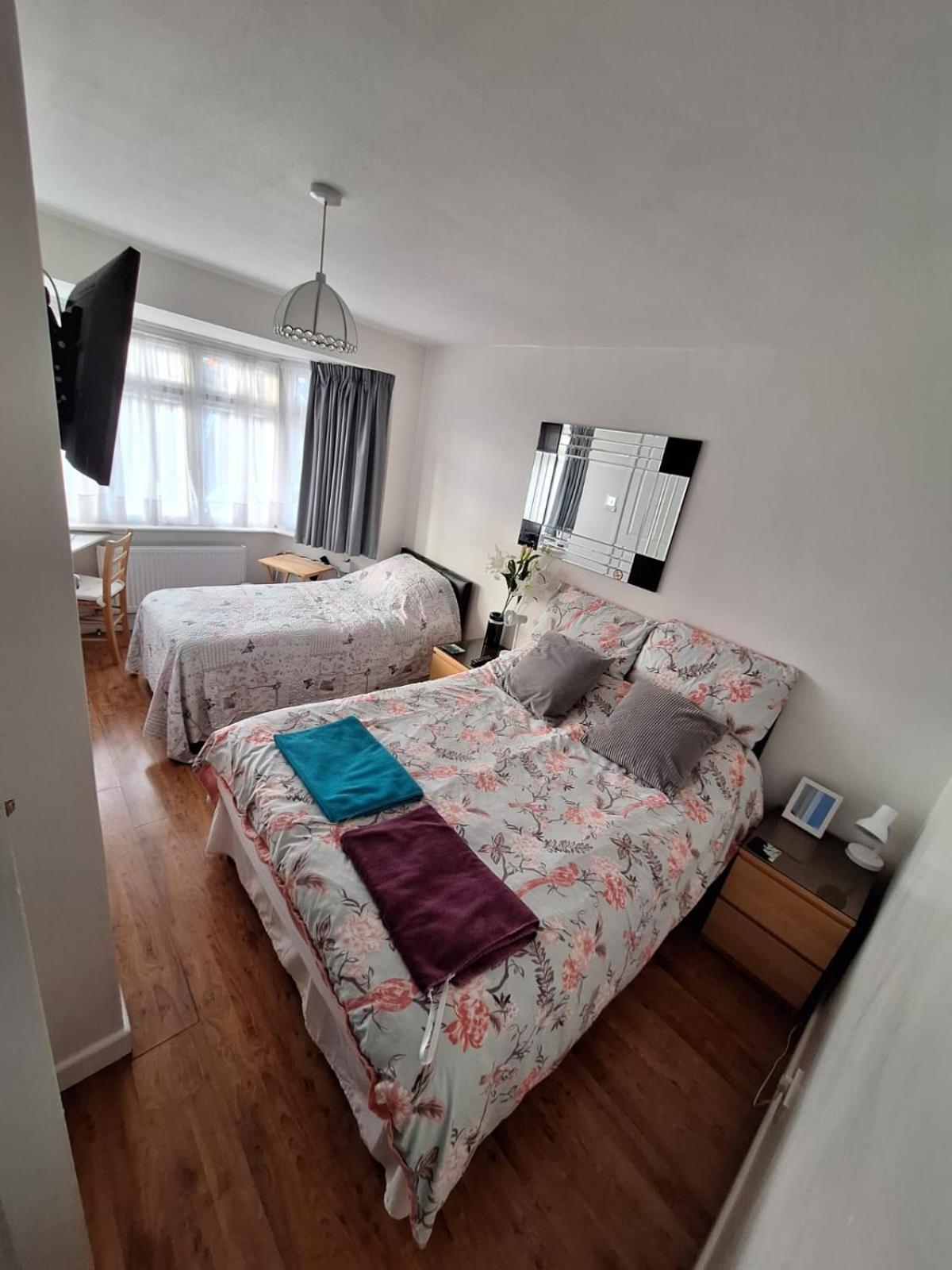 Harrow B & B Kültér fotó