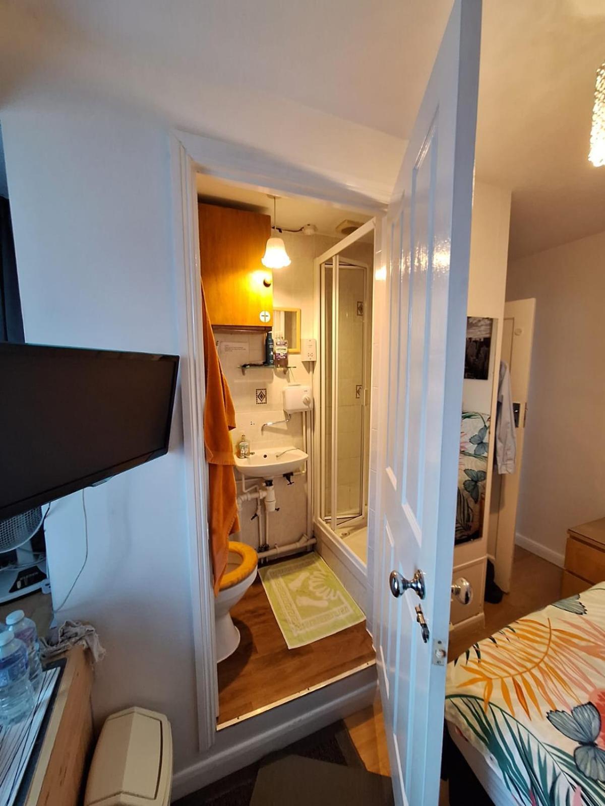 Harrow B & B Kültér fotó