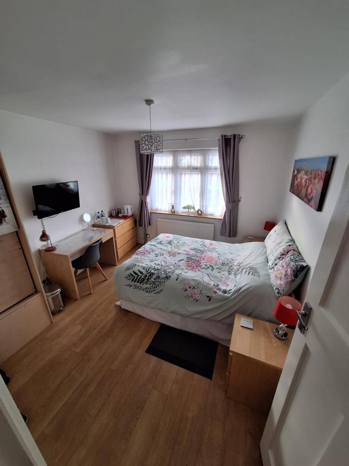 Harrow B & B Kültér fotó
