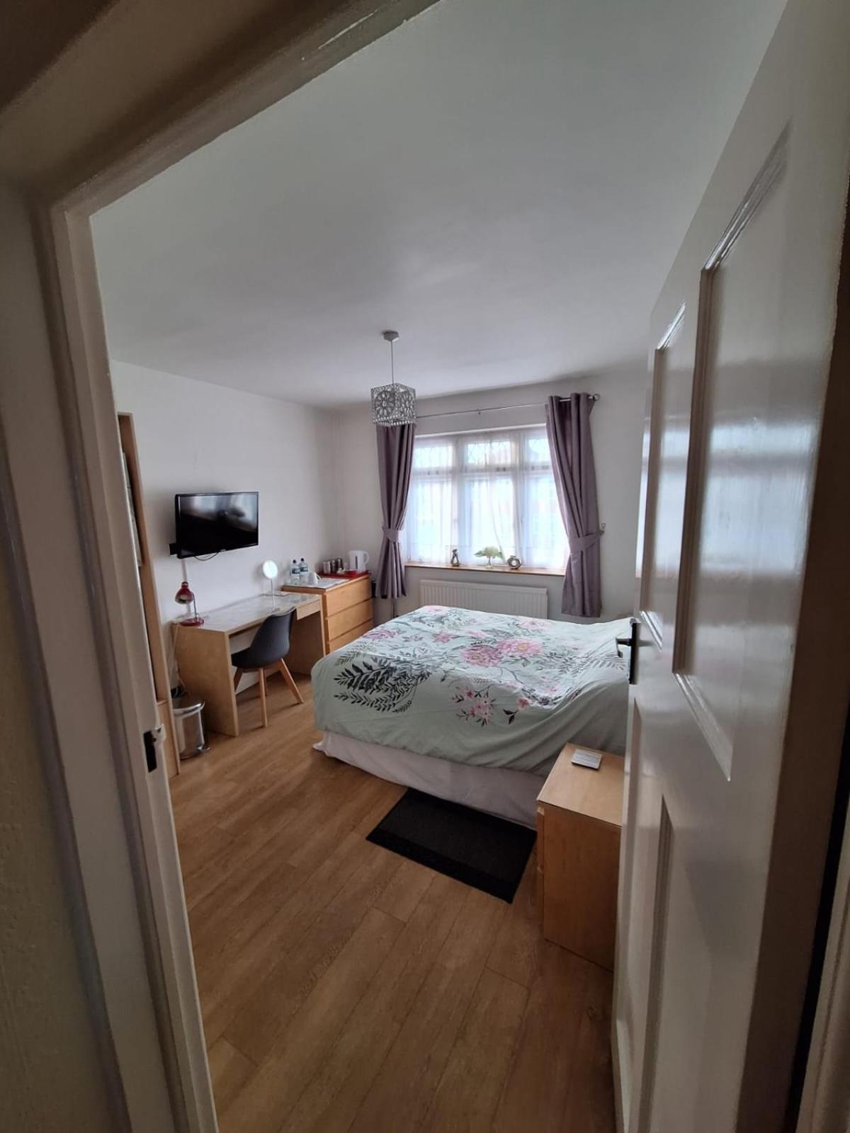 Harrow B & B Kültér fotó
