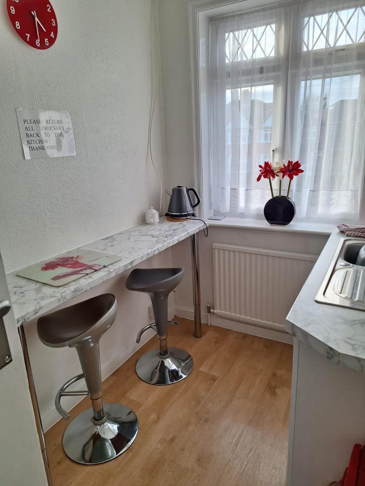 Harrow B & B Kültér fotó